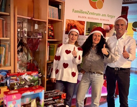 Spendenaktion „Charity-Baum“ – GALERIA-Kaufhof